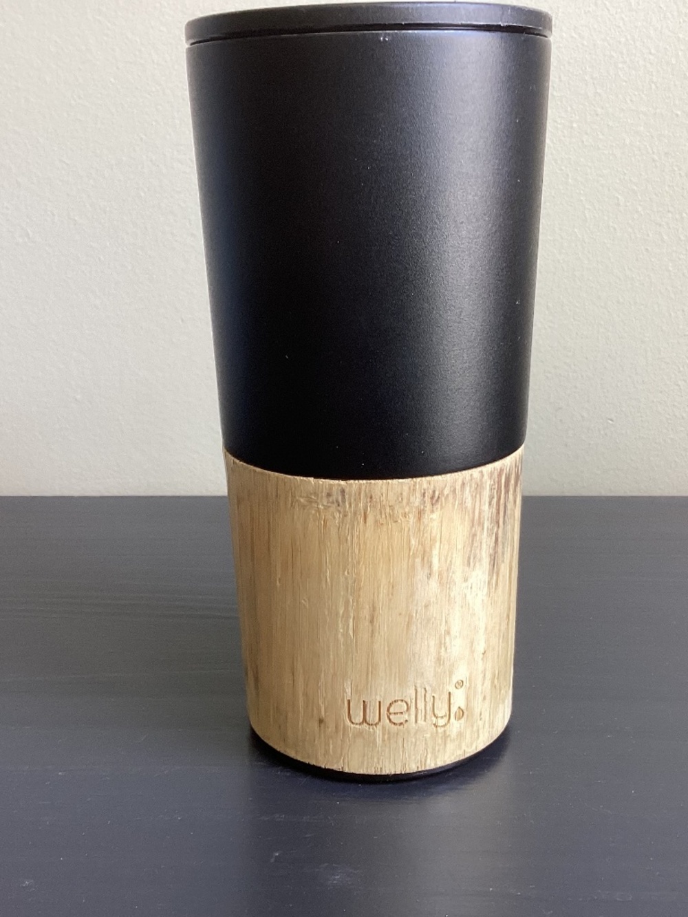WELLY Black and Bamboo 18oz Water Bottle Screw on Locking Sipper Lid BPA Free